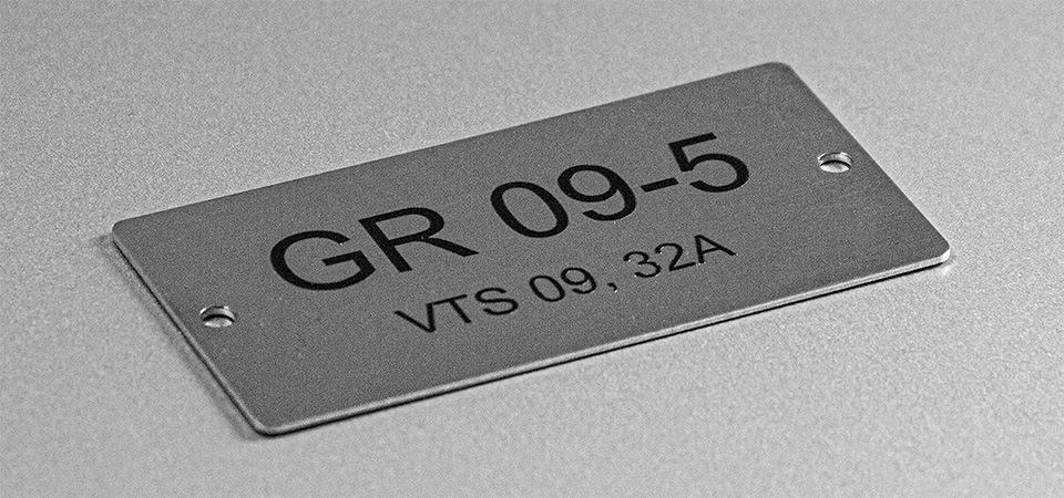 Nerezové závesné štítky a kovové tabuľky